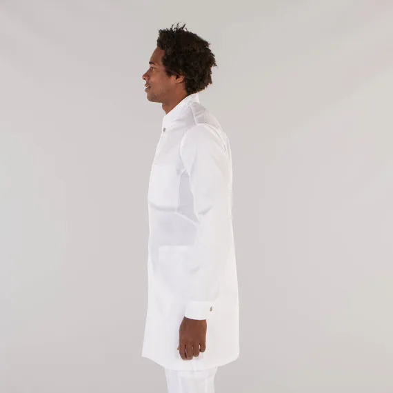 Bata de hombre blanca con cuello mao y bolsillos, tejido SARGA con detalles en COOLMAX ARTUR REDLINE UNIFORMES GARY'S 61610