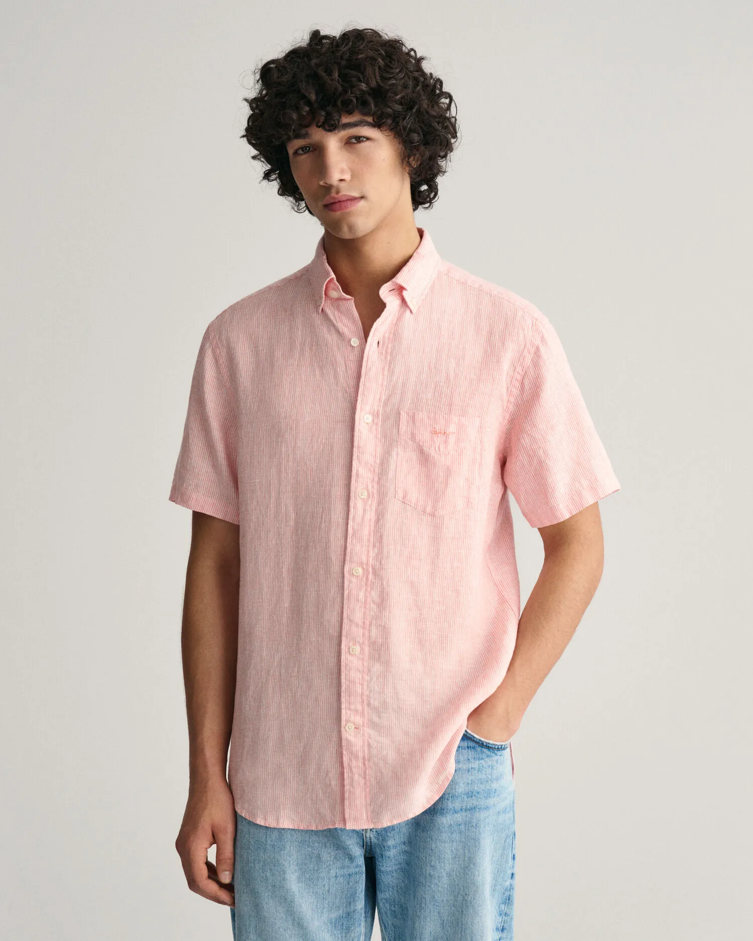 Camisa Regular Fit de manga corta y lino a rayas