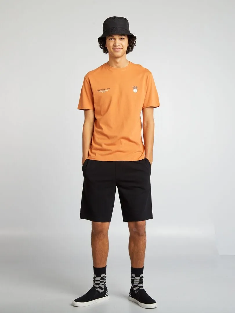 CAMISETA DE MANGA CORTA CON INSCRIPCIONES  MARRON