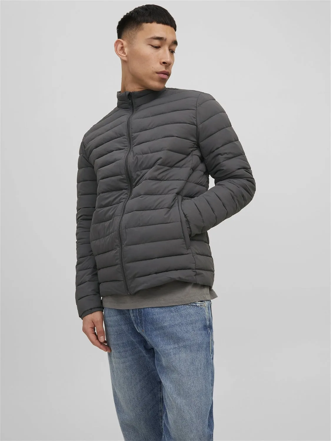 Chaqueta corta acolchada | Gris oscuro | Jack & Jones®