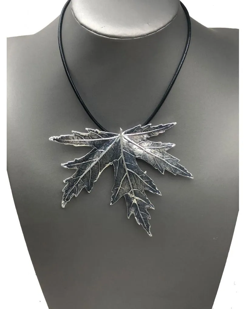 COLGANTES Y COLLARES MUJER PLATA HOJA DE ARCE, TAMBIEN SIRVE DE BROCHE