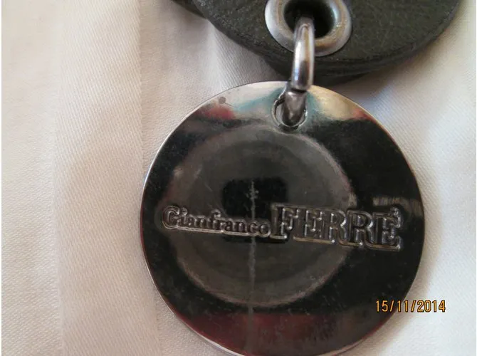 Gianfranco Ferre Vintage Collares Gris 