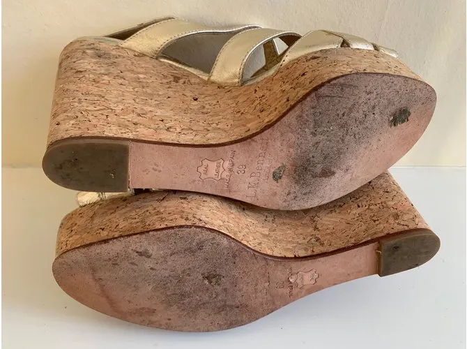 Lk Bennett Tacones de corcho dorado 