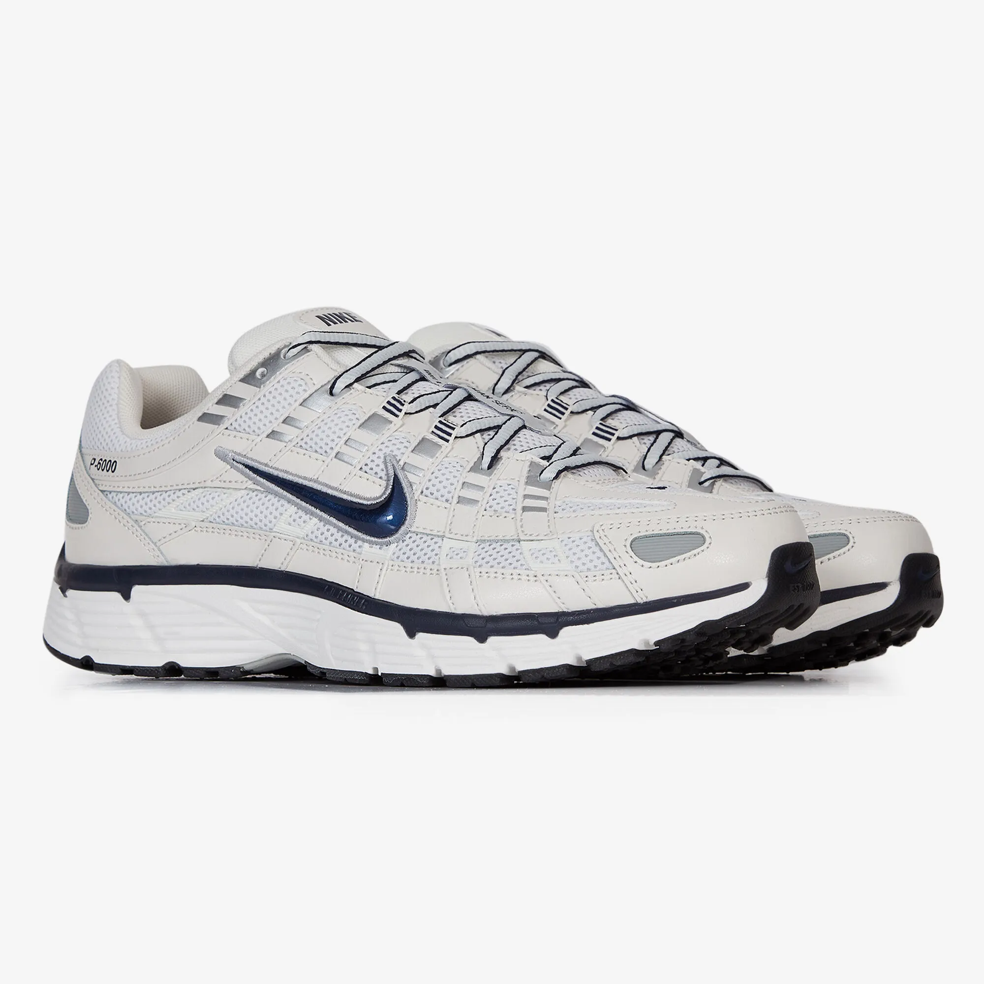 NIKE P6000