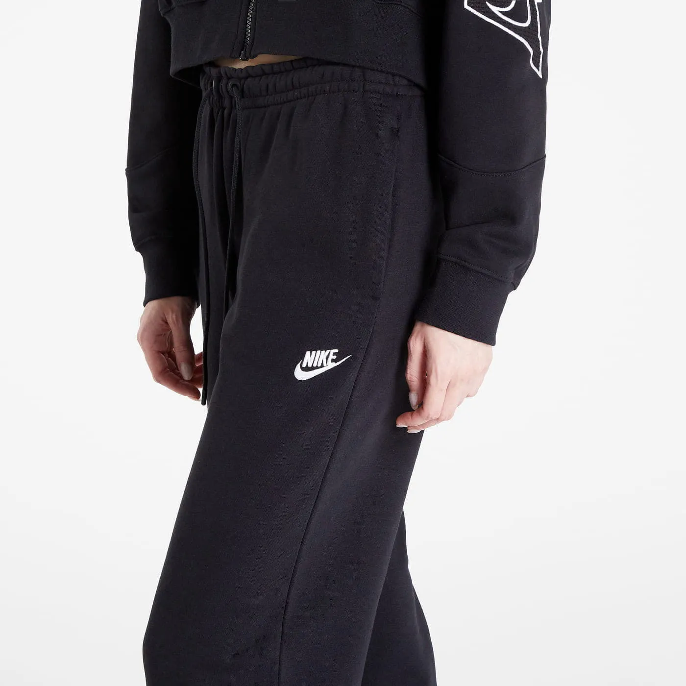 Nike Sportswear Essential