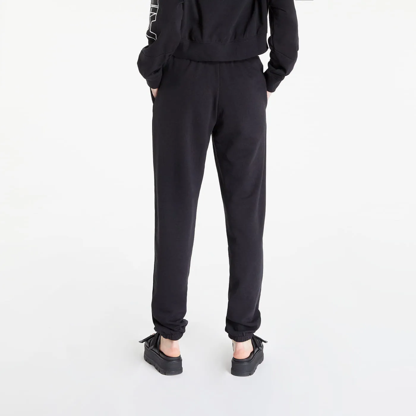 Nike Sportswear Essential