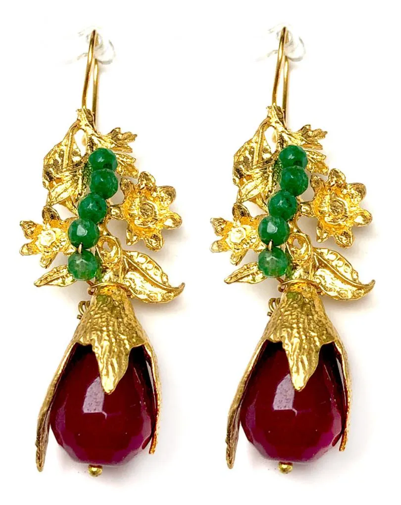 PENDIENTES DORADOS Y GRANATES CON JADE VERDE Y BAÑO DE ORO