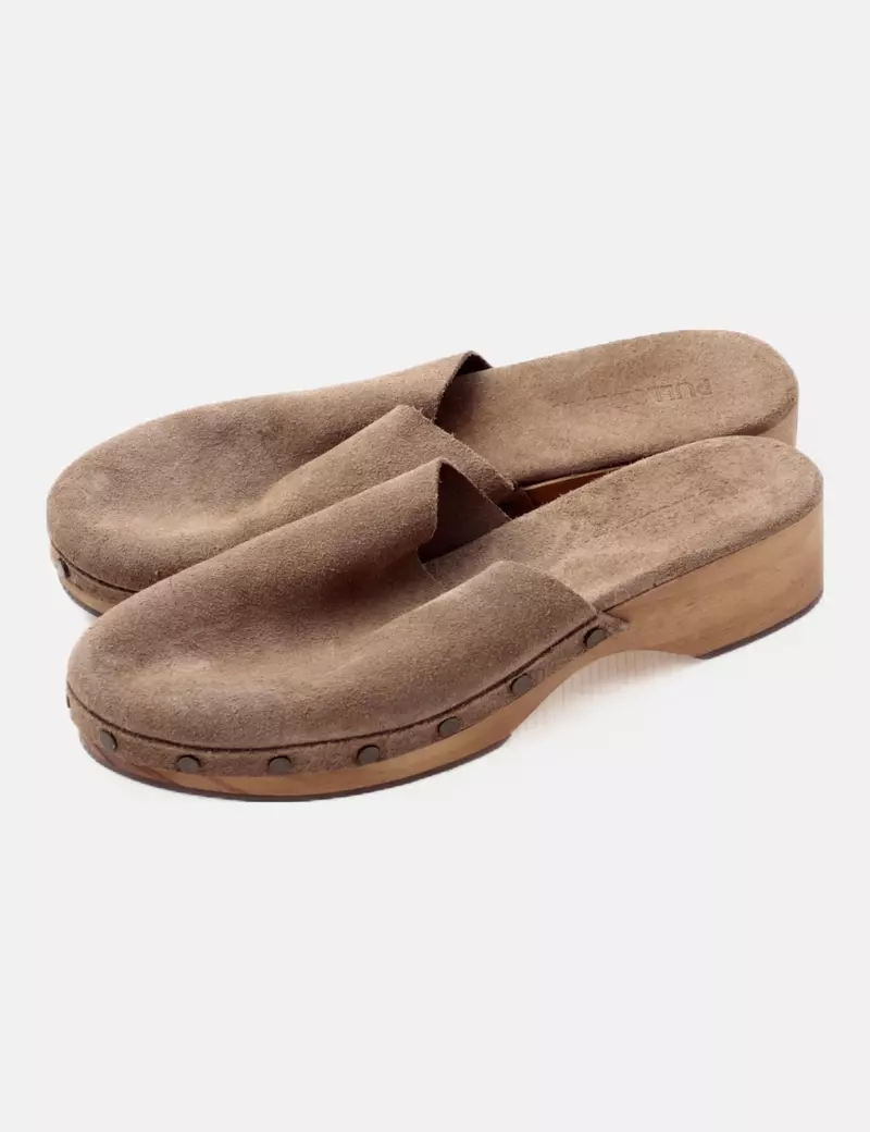 Pull&Bear Zueco marrón tachas