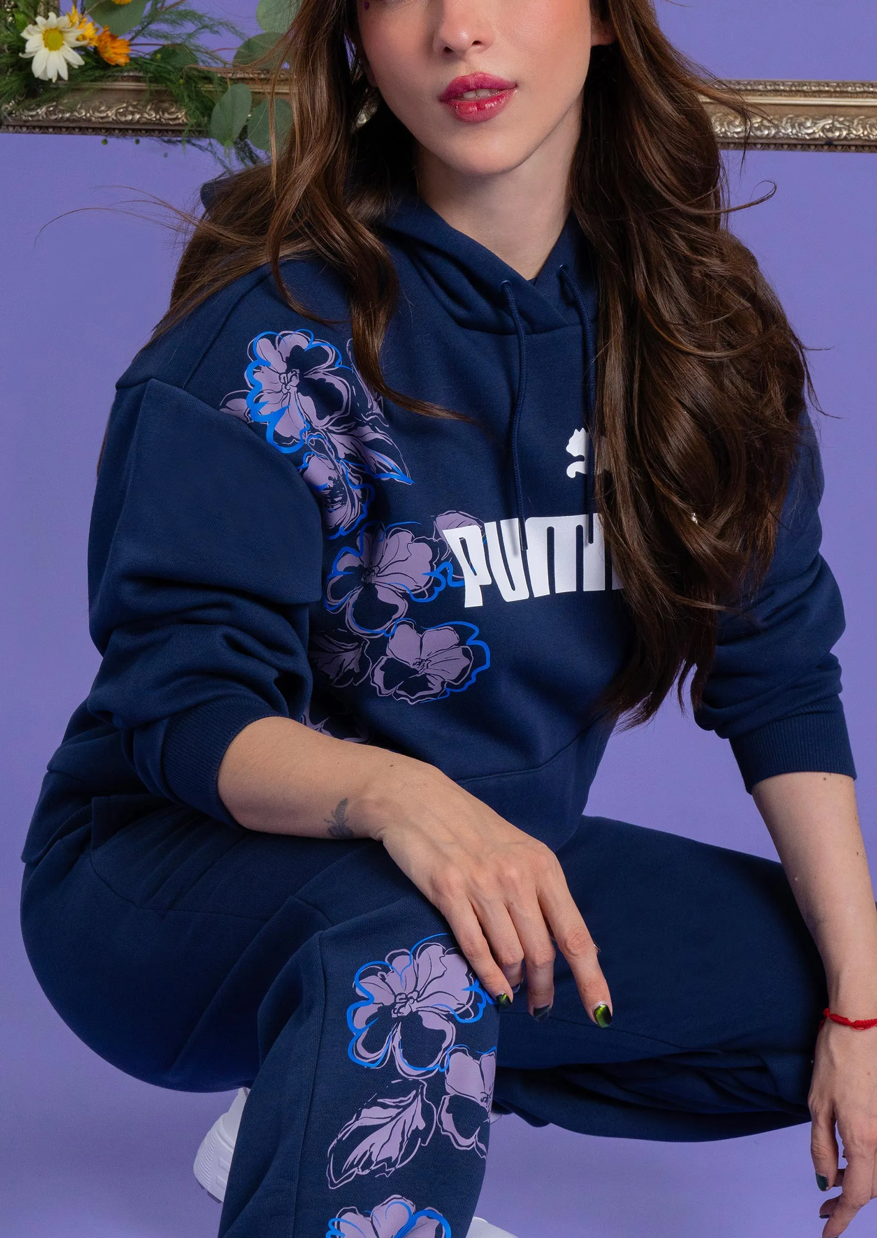 PUMA ESS+ FLORAL VIBES HOODIE FL PARA MUJER 56111