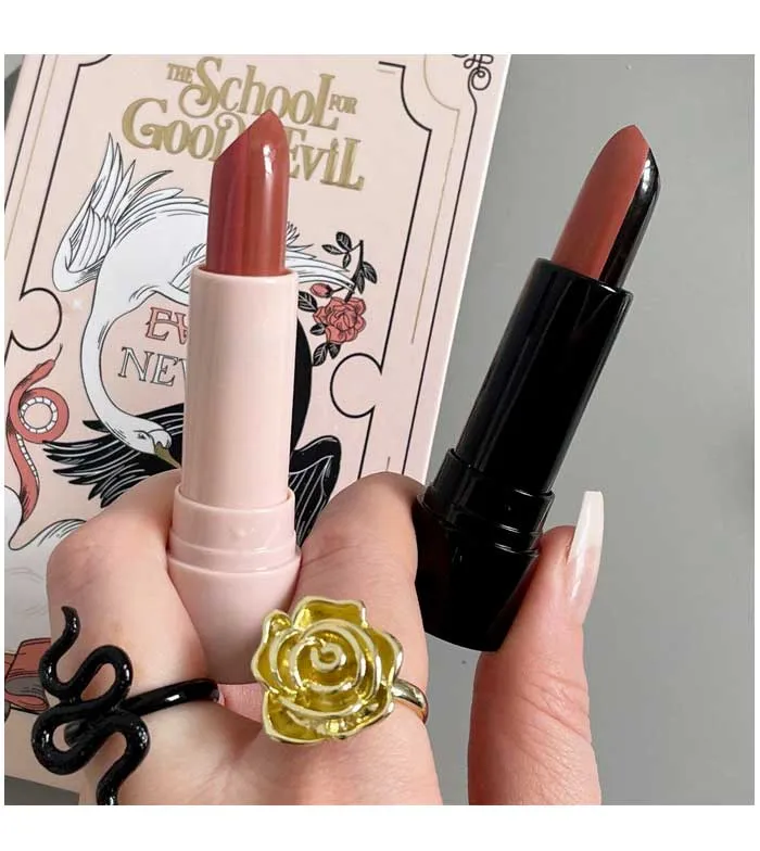 REVOLUTION  *THE SCHOOL FOR GOOD & EVIL X REVOLUTION*  BARRA DE LABIOS  NEVERS