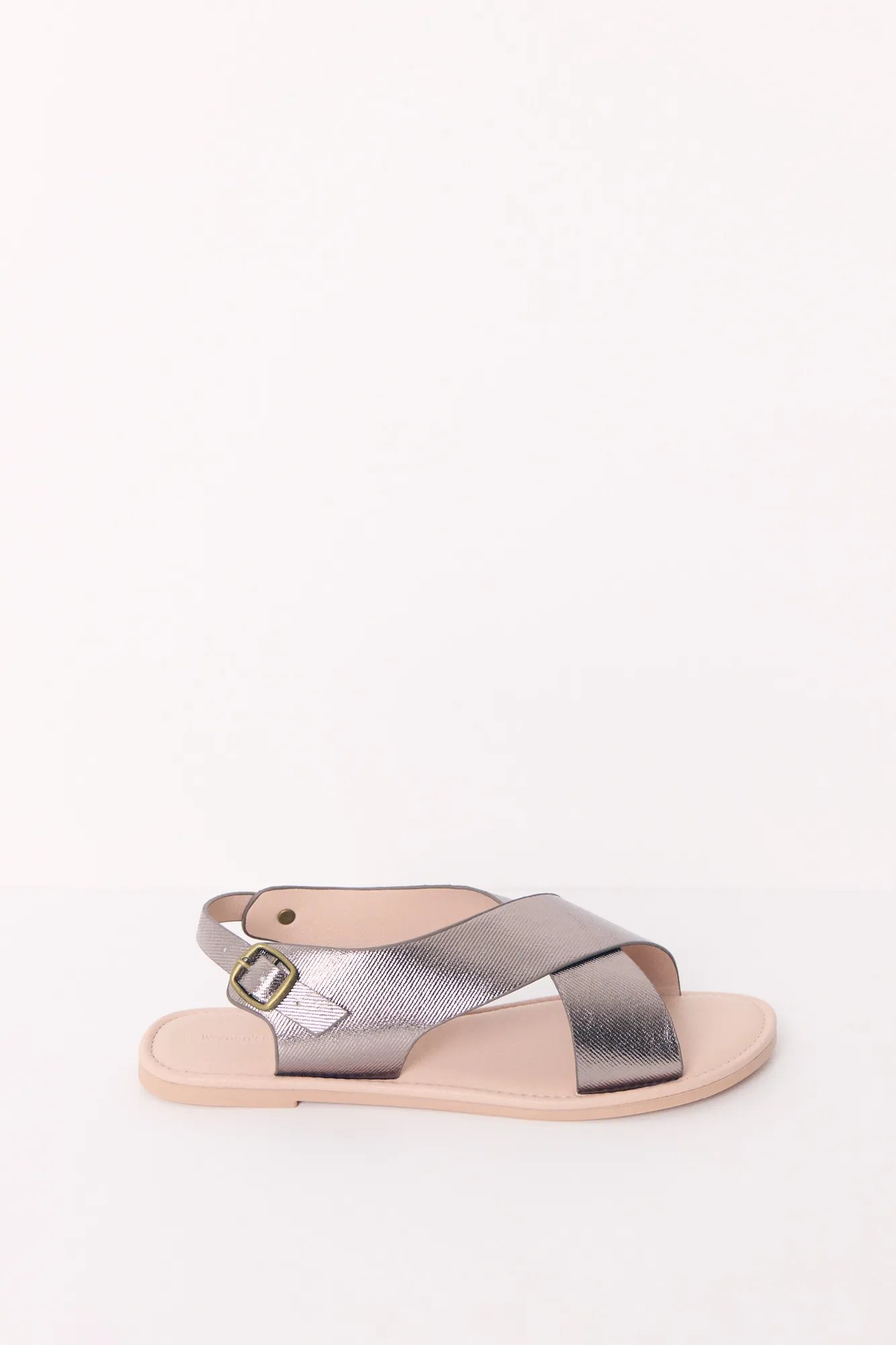 Sandalia plana cruzadas gris brillante