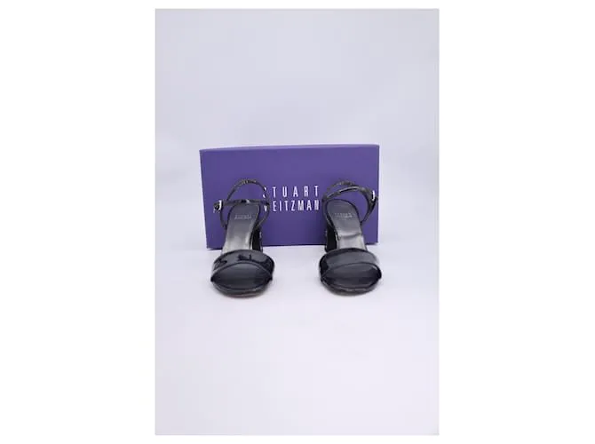 Sandalias de tira en el tobillo Stuart Weitzman en cuero negro brillante 
