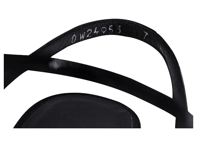 Sandalias de tira en el tobillo Stuart Weitzman en cuero negro brillante 