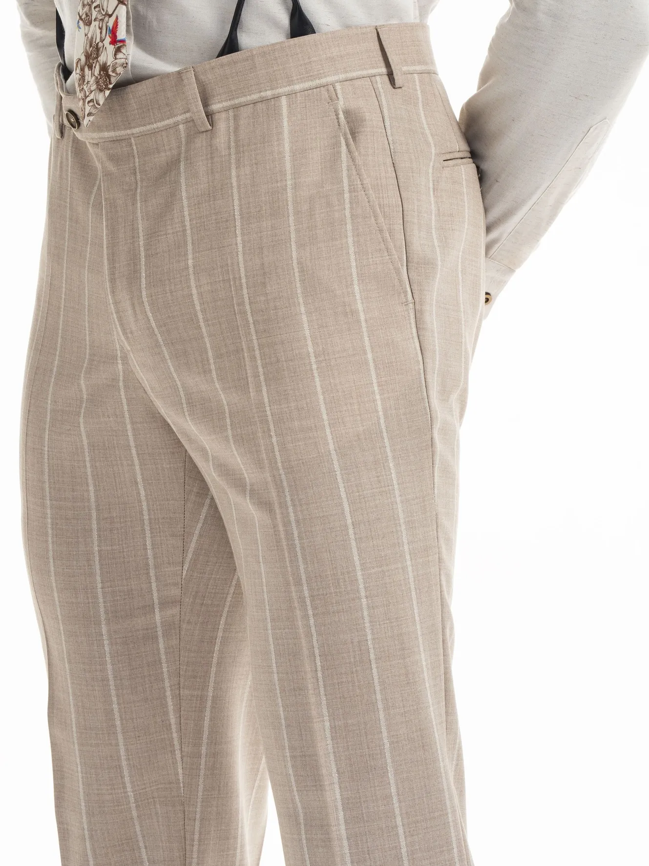 TRAJE BEIGE RAYA